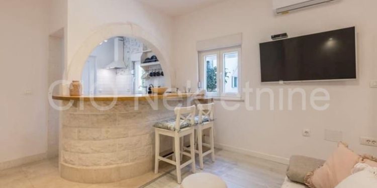 Stan od 27 kvadrata u Splitu se prodaje za 240 tisuća eura. Pogledajte kakav je