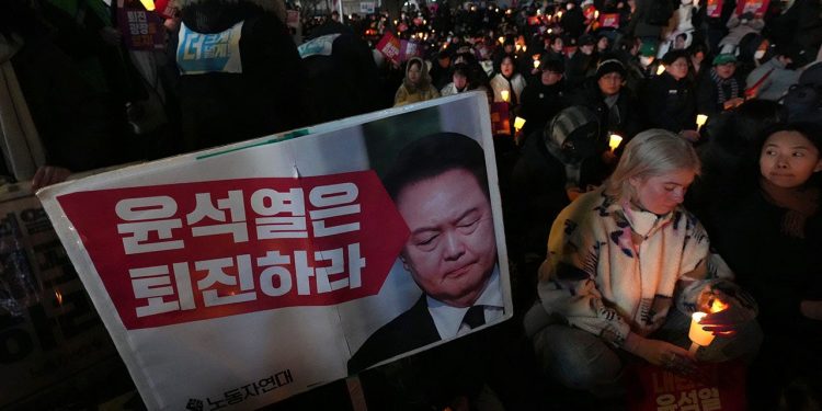 Stručnjaci kažu da je proglašenje izvanrednog stanja bila greška južnokorejskog predsjednika