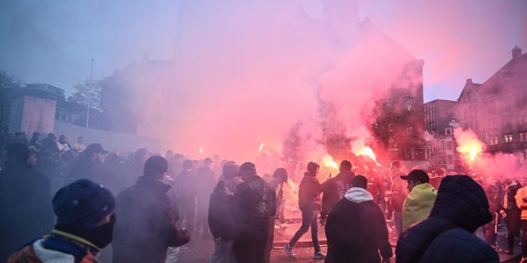 Sud izriče zatvorske kazne za ‘pogrom’ u Amsterdamu — RT World News