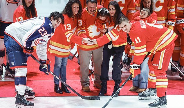 Suigrač Johnnyja Gaudreaua plače dok se pokojnoj NHL zvijezdi i bratu odaje počast nakon što ih je ubio pijani vozač