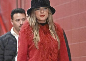 Taylor Swift pozvana u posjet omiljenoj humanitarnoj organizaciji Travisa Kelcea u Kansas Cityju nakon pjevačeve donacije od 250 tisuća dolara