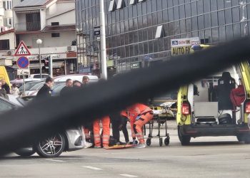 Teška prometna nesreća u Splitu, dvije osobe ozlijeđene