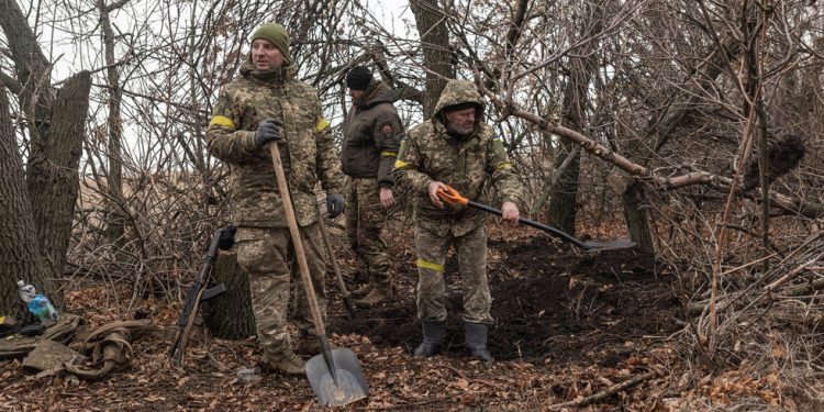 Tinejdžeri se spremaju pobjeći iz Ukrajine – The Times – RT World News