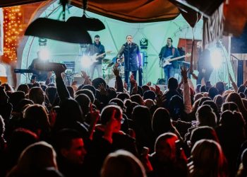 Trogir je žarište glazbenih hitova: Hari Mata Hari privukao tisuće obožavatelja na Zimsku Adventuru