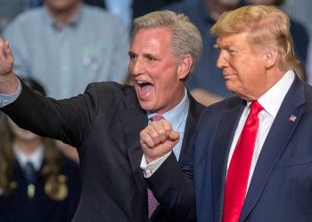 Trump optužuje bivšeg predsjednika parlamenta Kevina McCarthyja za ‘jednu od najglupljih političkih odluka donesenih u godinama’