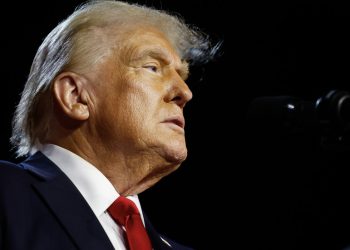 Trump poziva da se obore ‘misteriozne’ bespilotne letjelice — RT World News