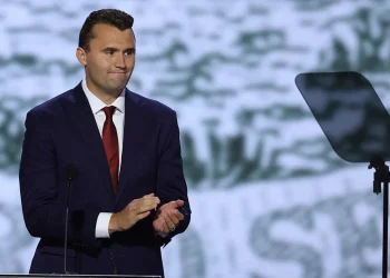 Trumpovi saveznici pojačavaju vatru protiv kandidata GOP-a u Senatu u borbama za nominaciju