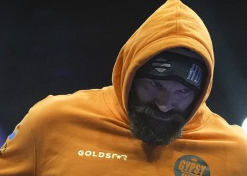 Tyson Fury protiv Oleksandra Usyka tiskovna konferencija UŽIVO: ‘Napravit ću jebenu štetu’, obećava Fury, dok se suočava s prvakom teške kategorije nakon što je izbacio tatu Johna iz svog tima