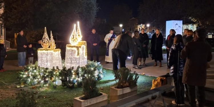 U Solinu se pali treća adventska svijeća