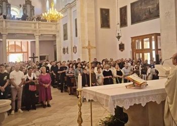 U kaštelanskoj župi broje ljude koji dolaze na misu: “Pričestilo se ukupno 655 vjernika, što je 55 posto…”