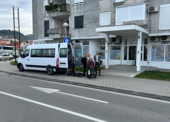 Udruga Leptirić donacijom Luke Ploče dobila kombi