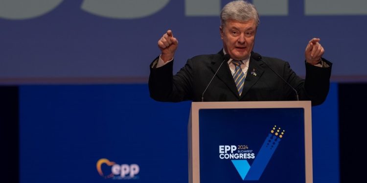 Ukrajinski zastupnici koji se pripremaju za izbore su izdajice – bivši predsjednik – RT Rusija i bivši Sovjetski Savez