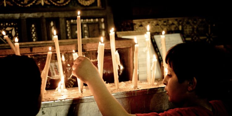 Umjesto mahnitog čišćenja kuće, katolici su uoči Božića izgonili demone: Evo i zašto