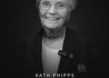 ‘Uvijek nasmijani’ recepcioner Man Uniteda preminuo u 85. godini: Wayne Rooney vodi odaje počasti dok je Kath Phipps, koju su voljeli David Beckham i Sir Alex Ferguson, preminula nakon 56 godina rada za klub