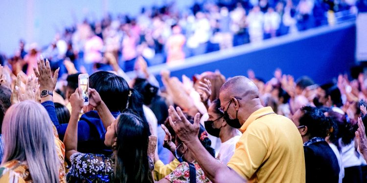 Velika glad Hrvata za Bogom, što se događa? Otkazali duhovnu obnovu zbog navale tisuća ljudi