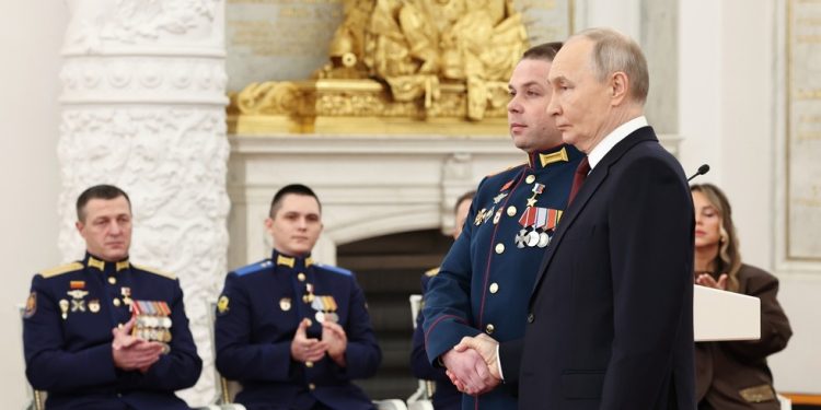 Veterani sukoba u Ukrajini ‘prava elita’ Rusije – Putin — RT Rusija i bivši Sovjetski Savez