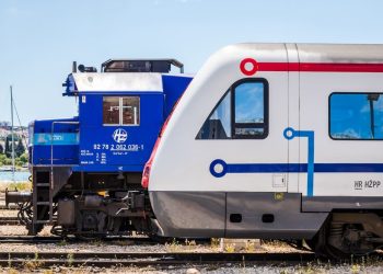 Vlak iz Splita krenuo za Zagreb. ‘Zapeo’ u Kninu i vratio se u Split