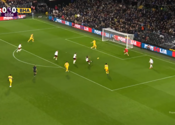 Vratarev omlet: Dodaj loptu protivniku i gol ostaje prazan