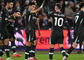 West Ham protiv Liverpoola – Premier liga: rezultati uživo, vijesti o momčadi i ažuriranja dok dominantni Redsi zabijaju PET u istočnom Londonu i odmaknuli su devet bodova od Arsenala