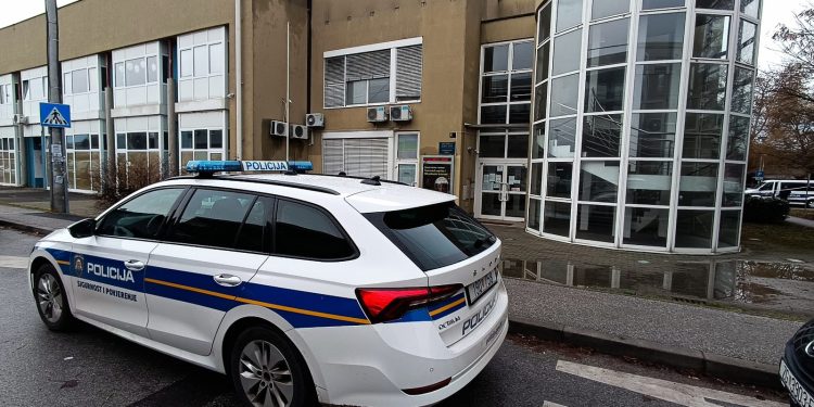 FOTO Evo gdje je uhićen napadač. Sve raspoložive policijske snage su na terenu | NACIONAL.HR