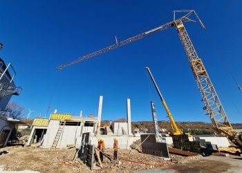 ŽUPANIJI ODOBRENO 28 MILIJUNA EURA Nove škole i dvorane u Dugopolju, Podstrani, Postirama i Šestanovcu