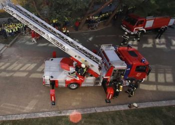 Zaglavilo se dizalo u splitskoj zgradi, vatrogasci spađavali dvije osobe