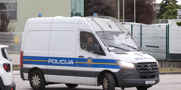 HOROR NA KVATRIĆU U podzemnoj garaži nožem pokušao ubiti ženu | NACIONAL.HR