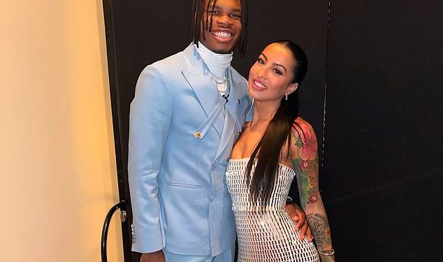 Zaručnica Travisa Huntera donijela odluku na društvenim mrežama usred istrage o vezi s dobitnikom Heismana