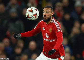 Zašto je moj stari tim Man United pogriješio kada je zaštitio zvijezdu muslimanskih duginih prosvjeda Noussaira Mazraouija, piše TIM HOWARD