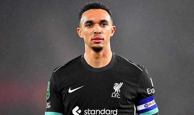 Zašto je situacija s ugovorom Trenta Alexandera-Arnolda drugačija od one Liverpoolovih suigrača Mohameda Salaha i Virgila van Dijka dok Jamie Carragher izdaje upozorenje zbog dogovora sa zvijezdom Redsa na ljeto