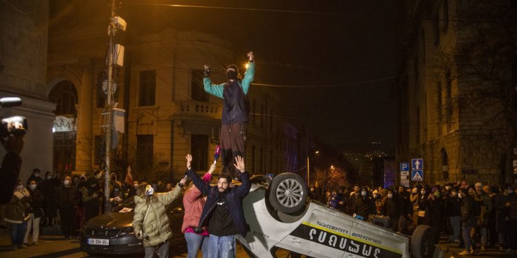Zašto vidimo nasilje na ulicama još jedne postsovjetske prijestolnice? — RT Rusija i bivši Sovjetski Savez