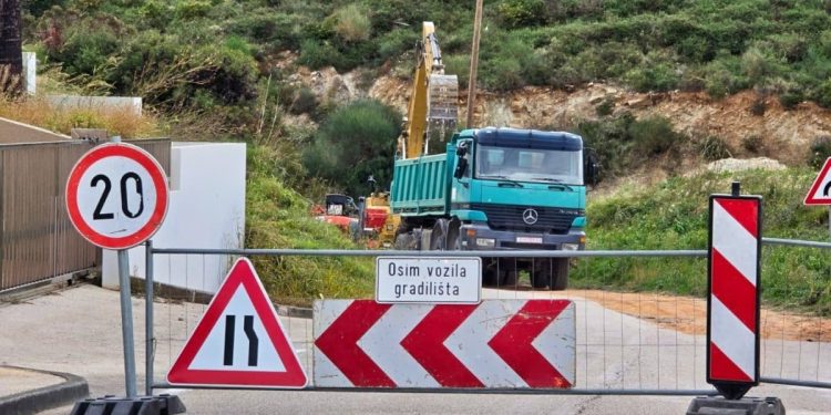 Znate li da je zatvorena cesta između Kučina i Žrnovnice i to dugotrajno