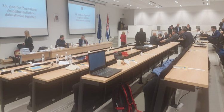 Županijska skupština počela s radom bez kvoruma. A ni bakalar se vijećnicima neće uspit potopit