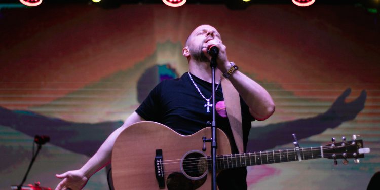 Popularni pjevač svjedoči: ‘Ozdravio sam ‘preko noći, sve je bilo kao rukom odneseno’