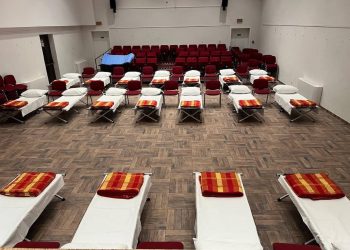 ZAPELI U SNIJEGU Organiziran smještaj za putnike u Lici. Ravnateljstvo civilne zaštite objavilo detalje | NACIONAL.HR