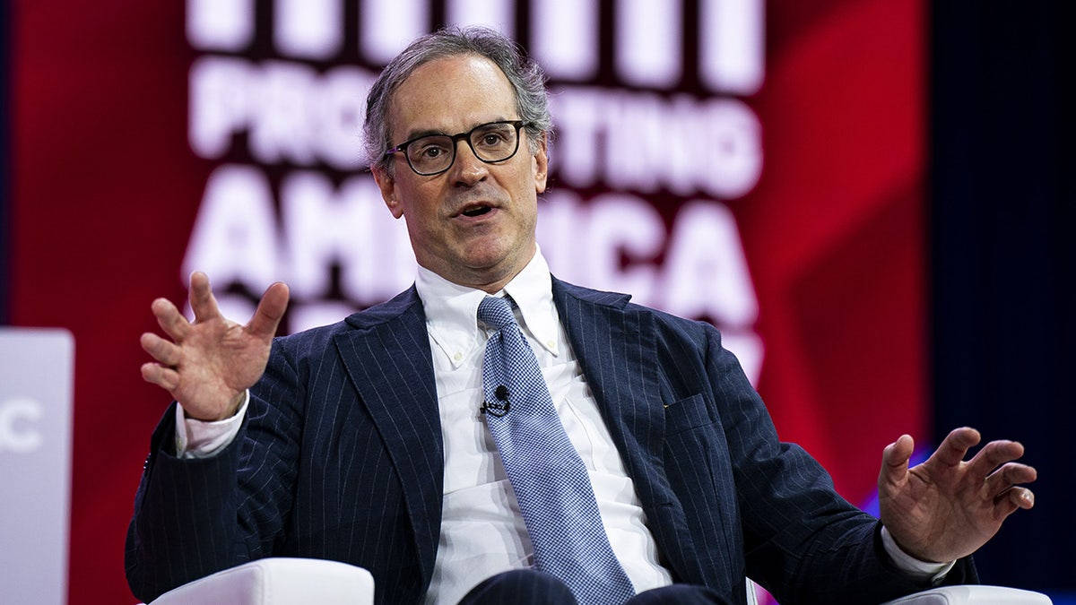 Michael Anton govori