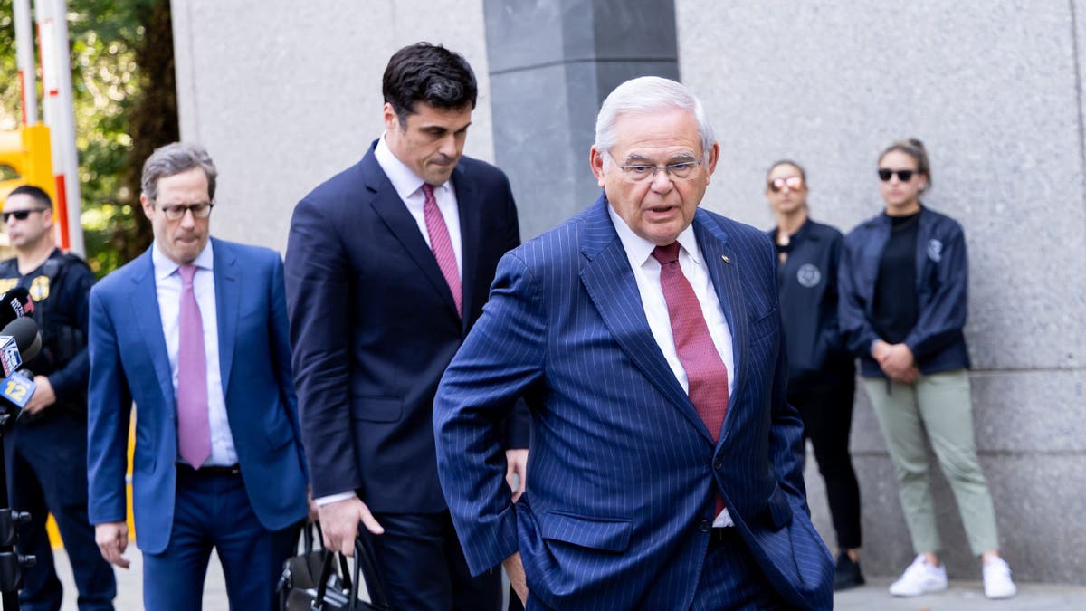 Menendez napušta savezni sud u New Yorku