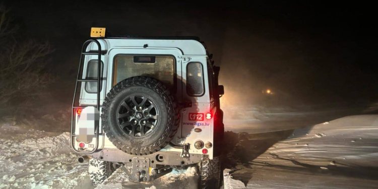 AKCIJA SPAŠAVANJA U DALMACIJI Pune ruke posla za HGSS, evo što se dogodilo. Pogledajte prizore