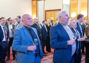 KONKLAVA HDZ-A Primorac projurio okružen zaštitarima, Plenković u zasebnoj prostoriji | NACIONAL.HR