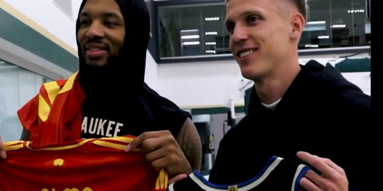 ČUDESNI OLMO Bivši dinamovac upoznao idola Lillarda i na NBA parketu zabio koš nogom s centra! | NACIONAL.HR