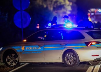 NESREĆA U SLAVONIJI Autom naletio na dva pješaka, završili su u bolnici | NACIONAL.HR