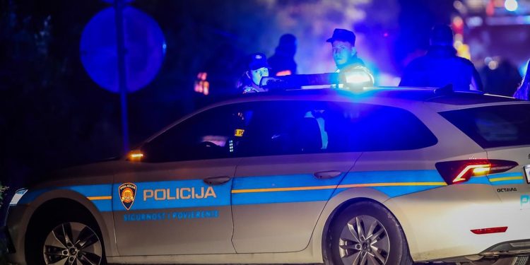 NESREĆA U SLAVONIJI Autom naletio na dva pješaka, završili su u bolnici | NACIONAL.HR