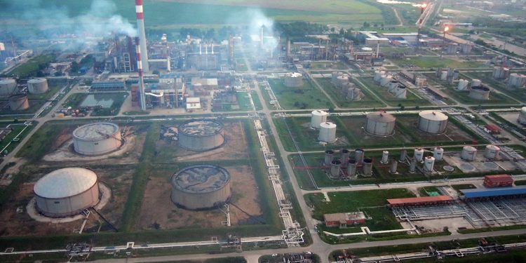 KOLATERALNE ŽRTVE Najava sankcija NIS-u ‘zapalila’ regiju. Osim Srbije, najviše strahuju BiH i Hrvatska | NACIONAL.HR