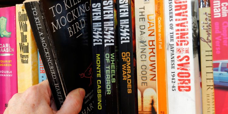 CENZURA Wales iz lektire izbacio dva kultna romana: Čuvamo dobrobit djece…. | NACIONAL.HR