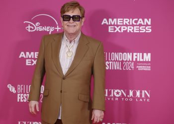 PRAVI SE JAVIO Elton John smatra legalizaciju marihuane jednom od najvećih grešaka svih vremena | NACIONAL.HR