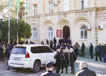 OPASNA REGIJA Pucnjava u parlamentu! Ubijen zastupnik | NACIONAL.HR