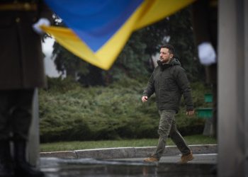 TRAŽI POMOĆ Zelenski putuje u Pariz, priprema se njegov sastanak s Trumpom | NACIONAL.HR