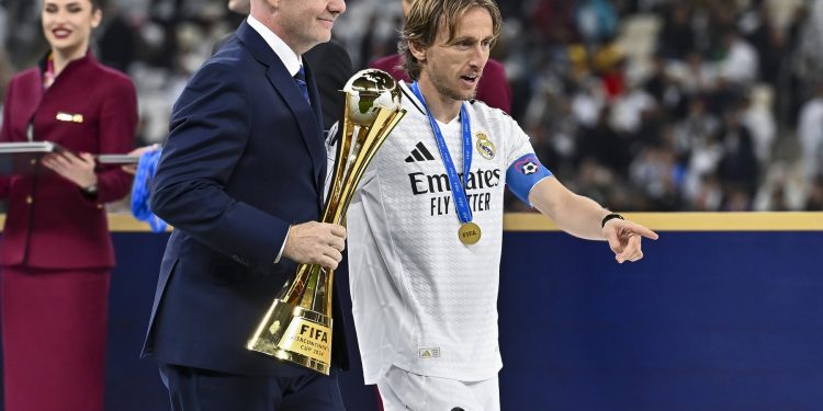 ZA NAJEŽITI SE Cijeli stadion ustao je pozdraviti Modrićev ulazak: ‘On je i u Kataru besmrtan’ | NACIONAL.HR