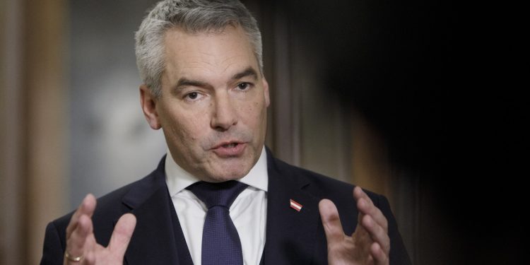 ZAHVALILI MELONI Austrija namjerava kupiti 12 talijanskih borbenih zrakoplova | NACIONAL.HR