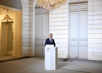 FRANCUSKA Predstavljena nova vlada, čeka ju usvajanje proračuna | NACIONAL.HR